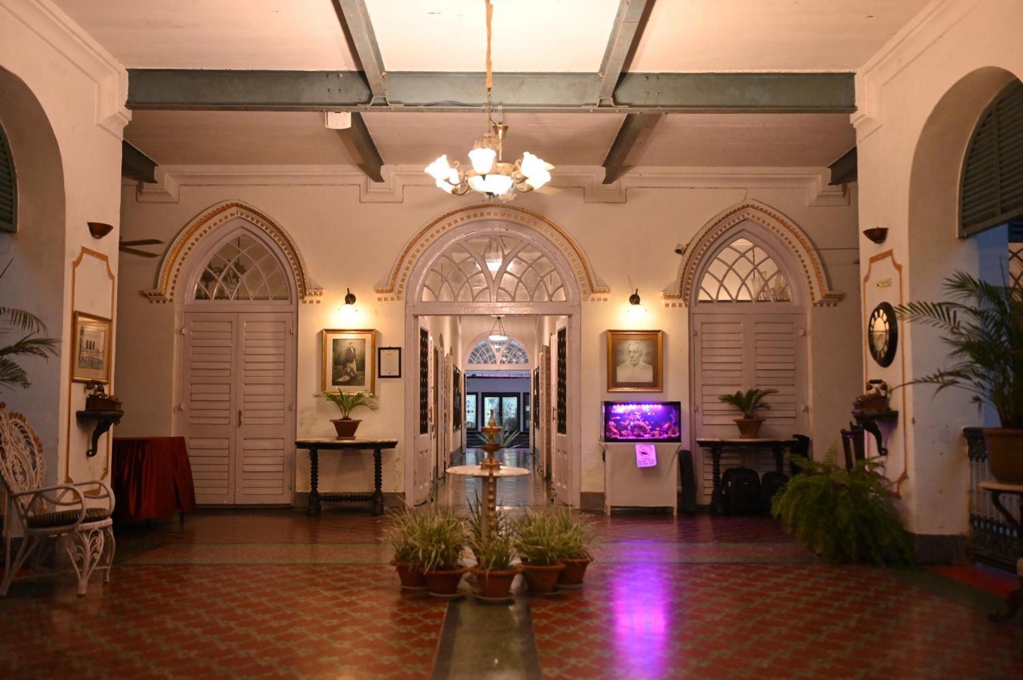 ホテル Thengal Manor Jorhāt エクステリア 写真